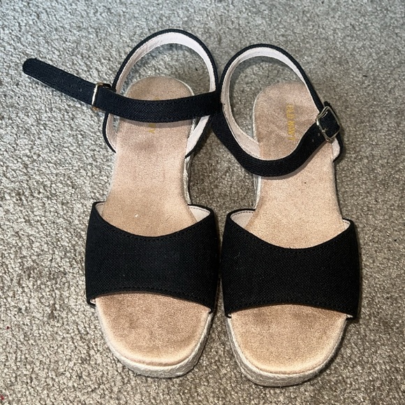 Black espadrilles never worn out! Runs big but comfortable - Picture 2 of 8